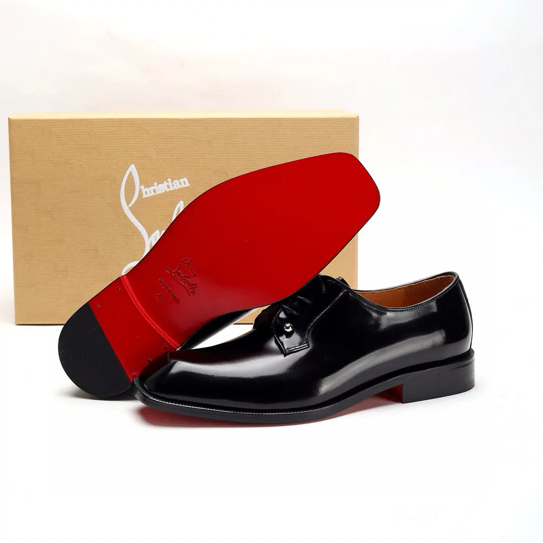 Batch 1,080 yuan 💰••New real shots••CL～High-end men’s 👔casual•loafers with red soles! ••🆑Genuine and top-quality goods from original orders ••✅💯 Purchase goods from top-quality original orders! Original imported patterned cowhide ➕Imported cowhide lining ➕Cowhide feet ➕Original leather outsole~🉑️Feel free to compare the authentic ones! Size: 38-44 (45.46.47 can be customized)